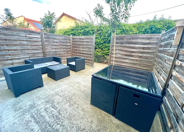 Fabulous Apartment Air Conditioned Nice Terrace 10 Min From Paris