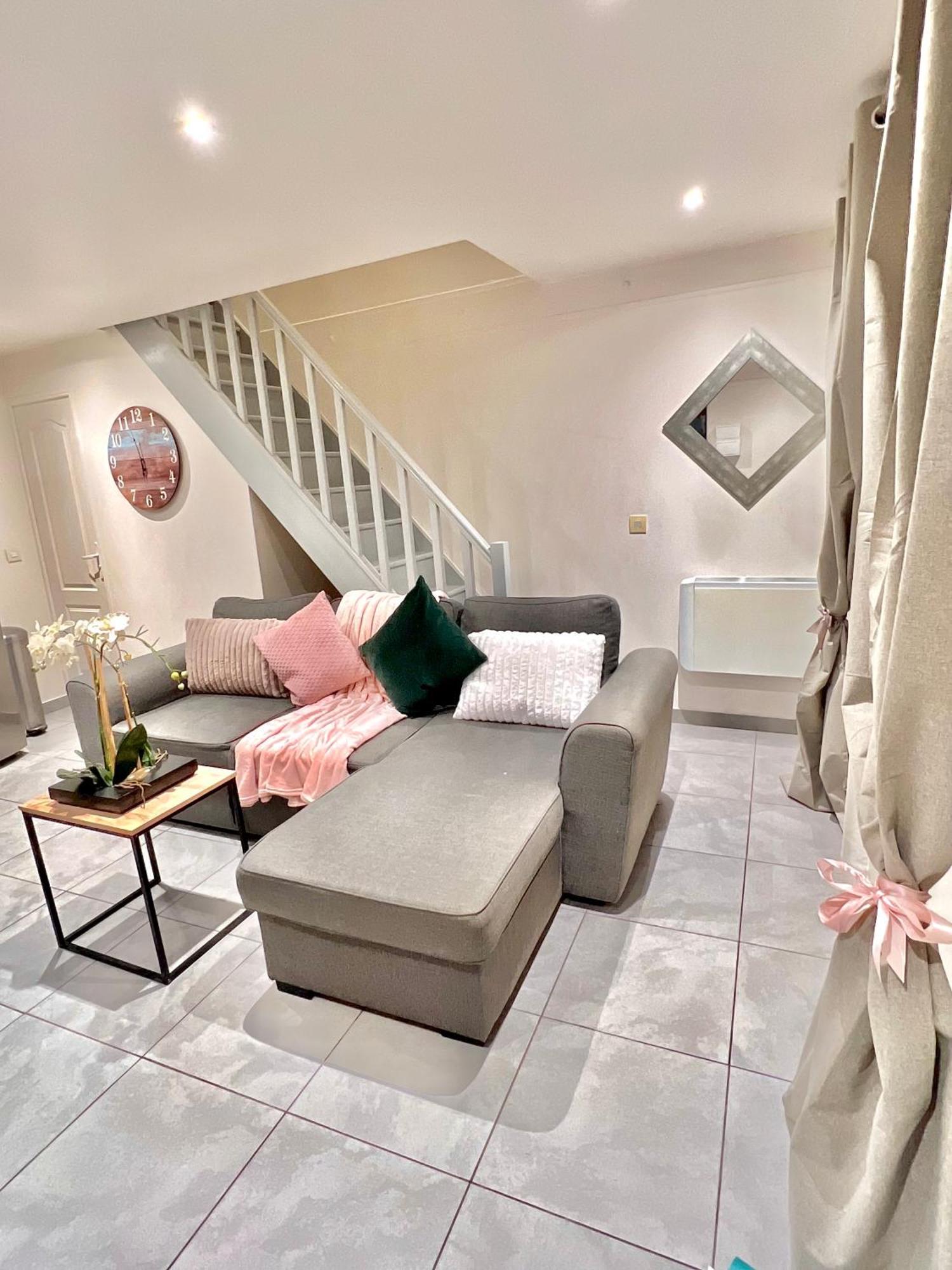 Fabulous Air Conditioned Terrace 10 Min From Paris Apartment *